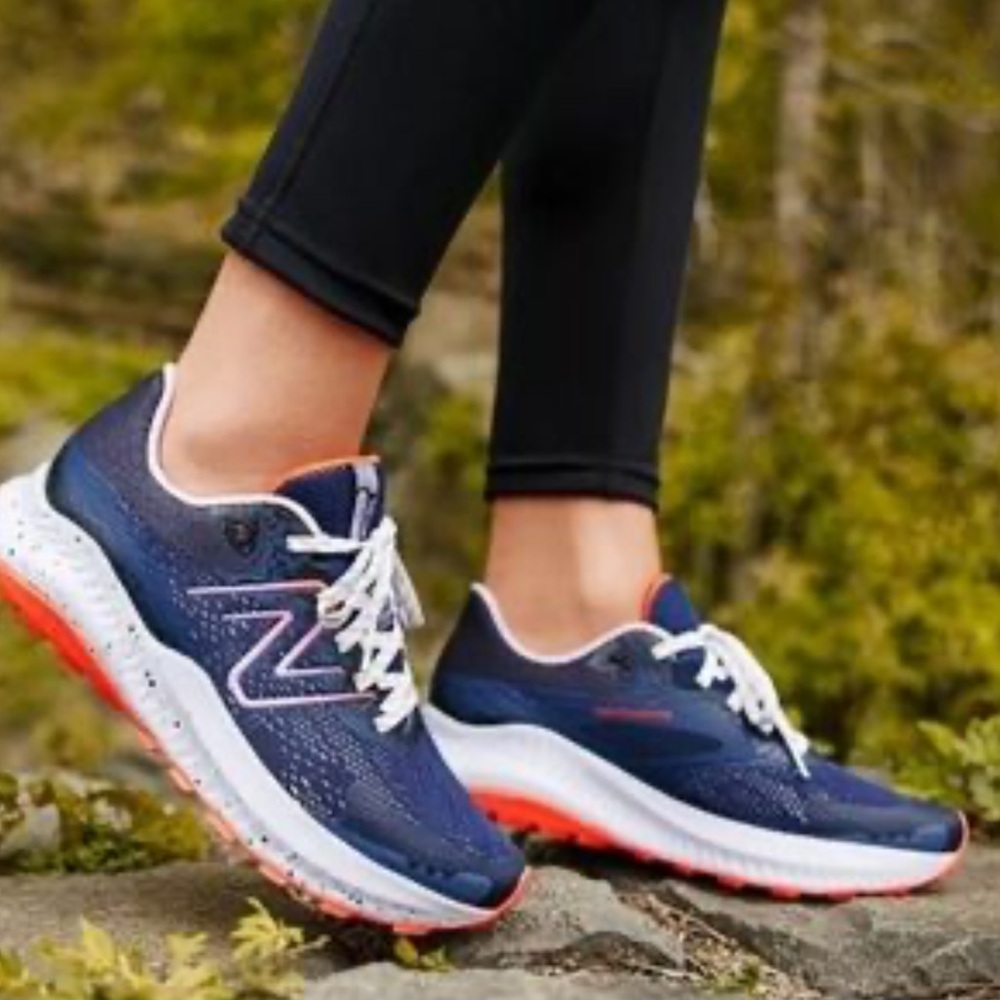 New Balance Dynasoft Nitrel V5 Trail Running Shoe Navy Women's Size 7.5 Athletic